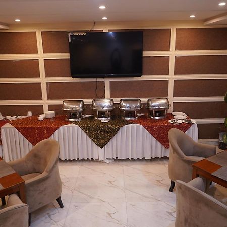 Hotel Avalon Suites Multan Exterior photo