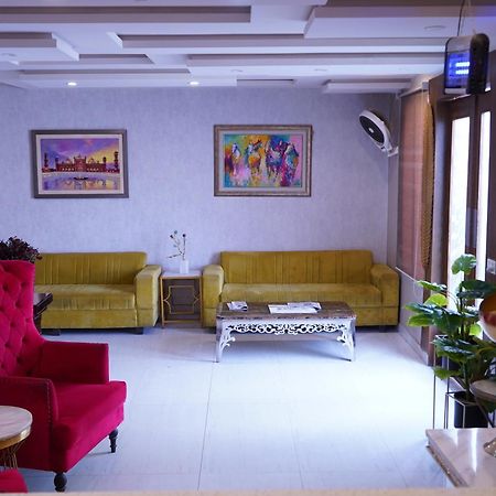 Hotel Avalon Suites Multan Exterior photo