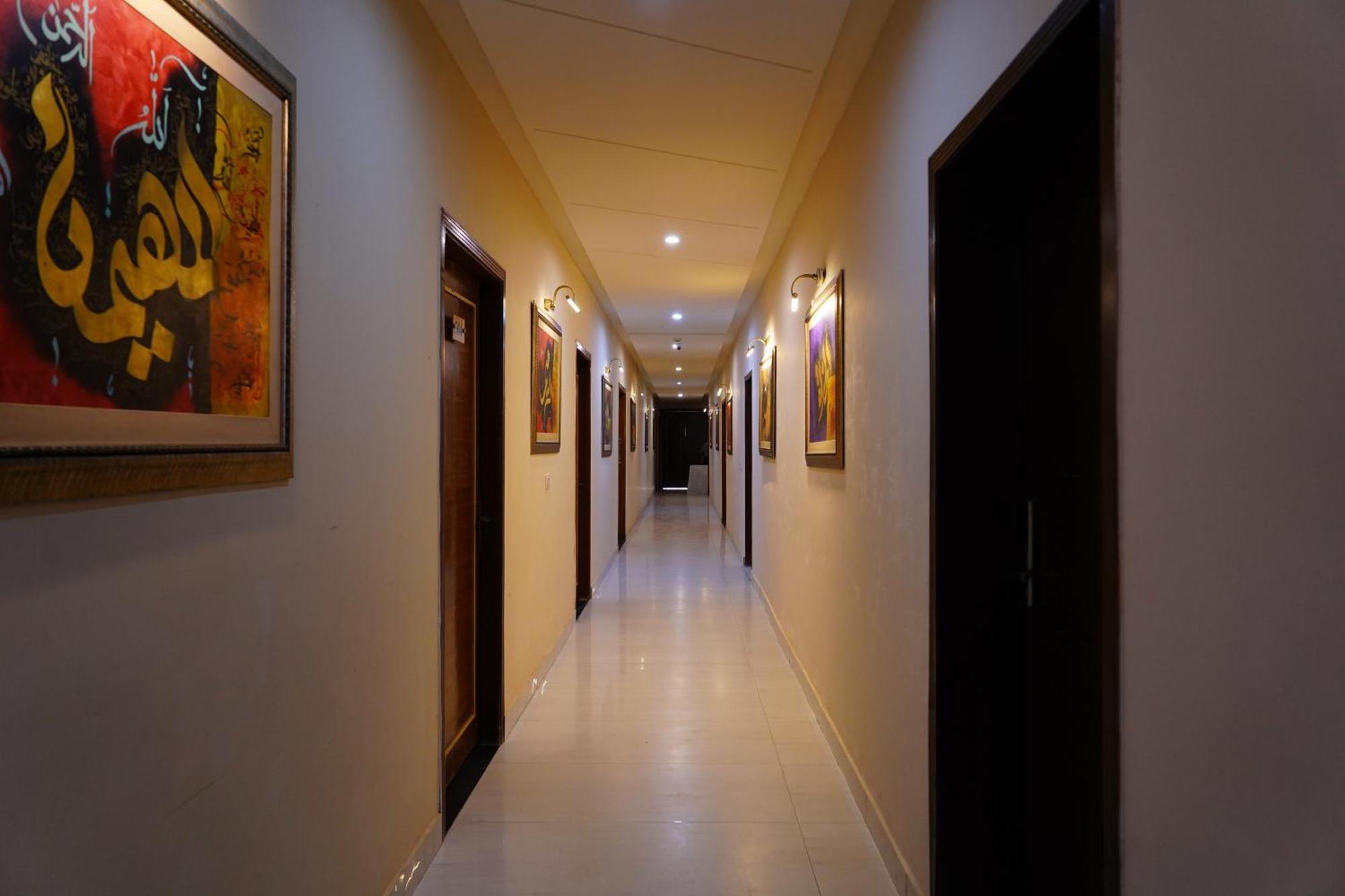 Hotel Avalon Suites Multan Exterior photo