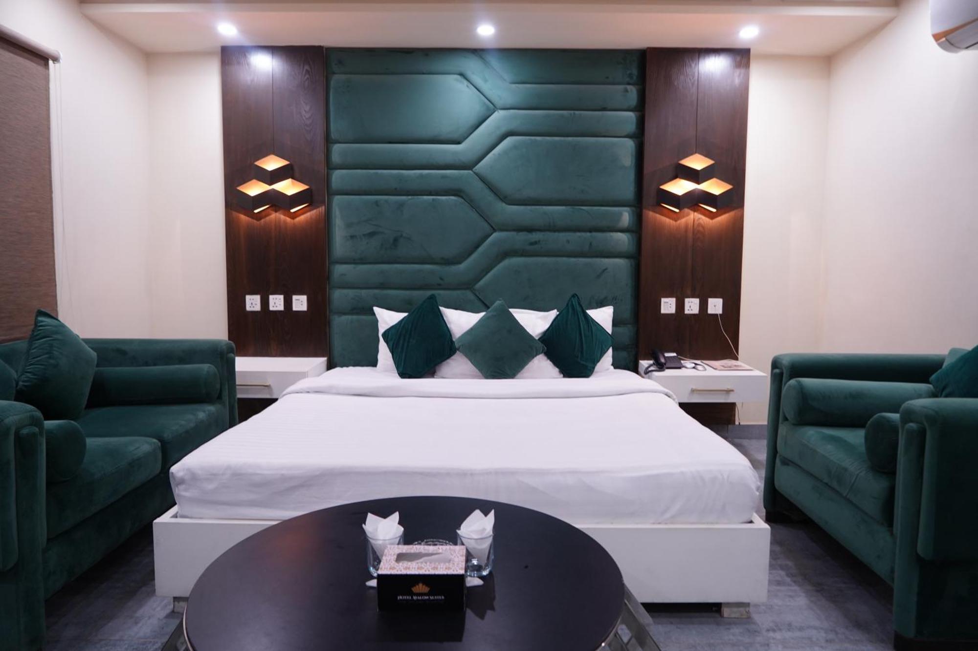 Hotel Avalon Suites Multan Exterior photo