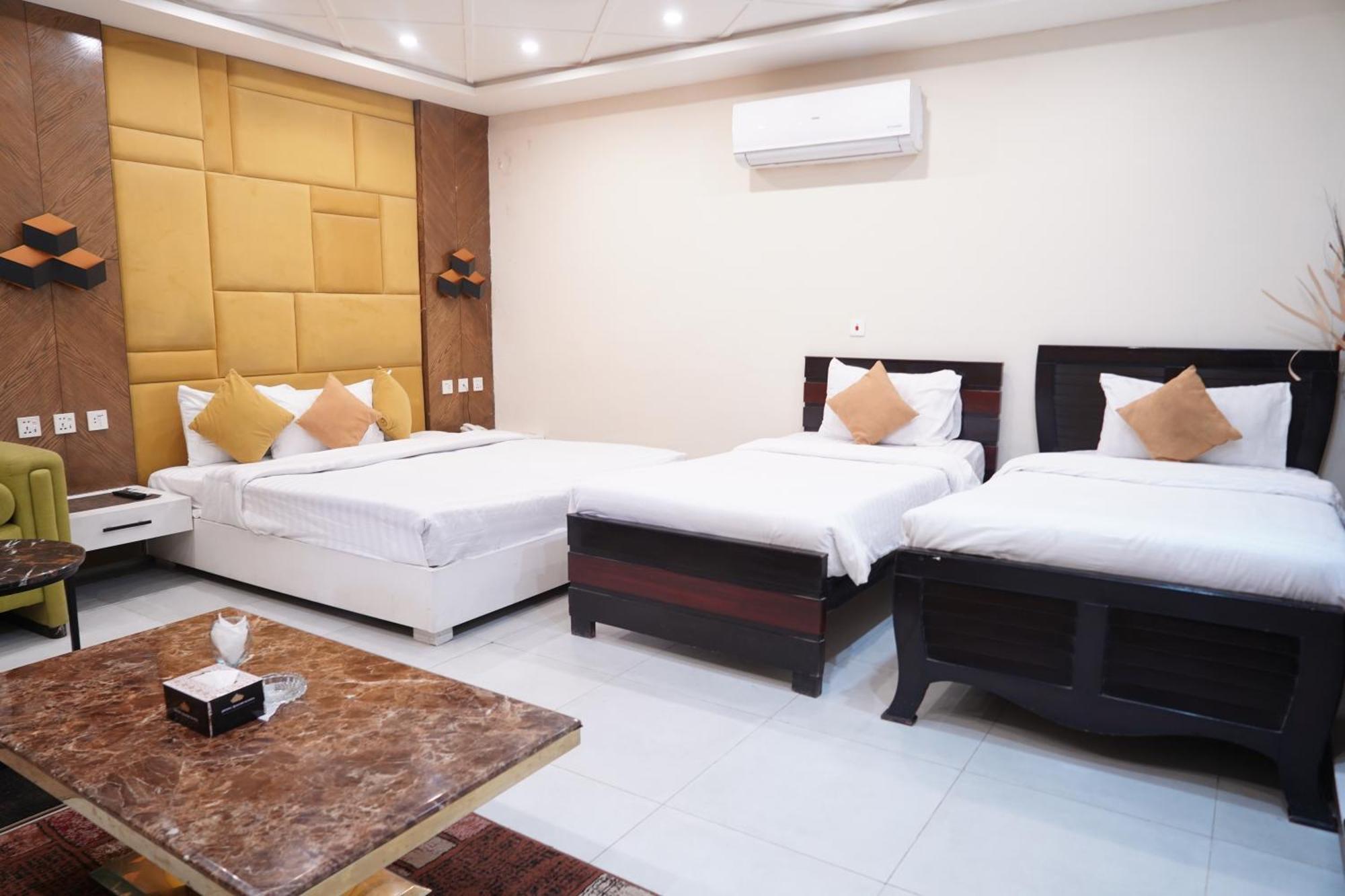 Hotel Avalon Suites Multan Exterior photo