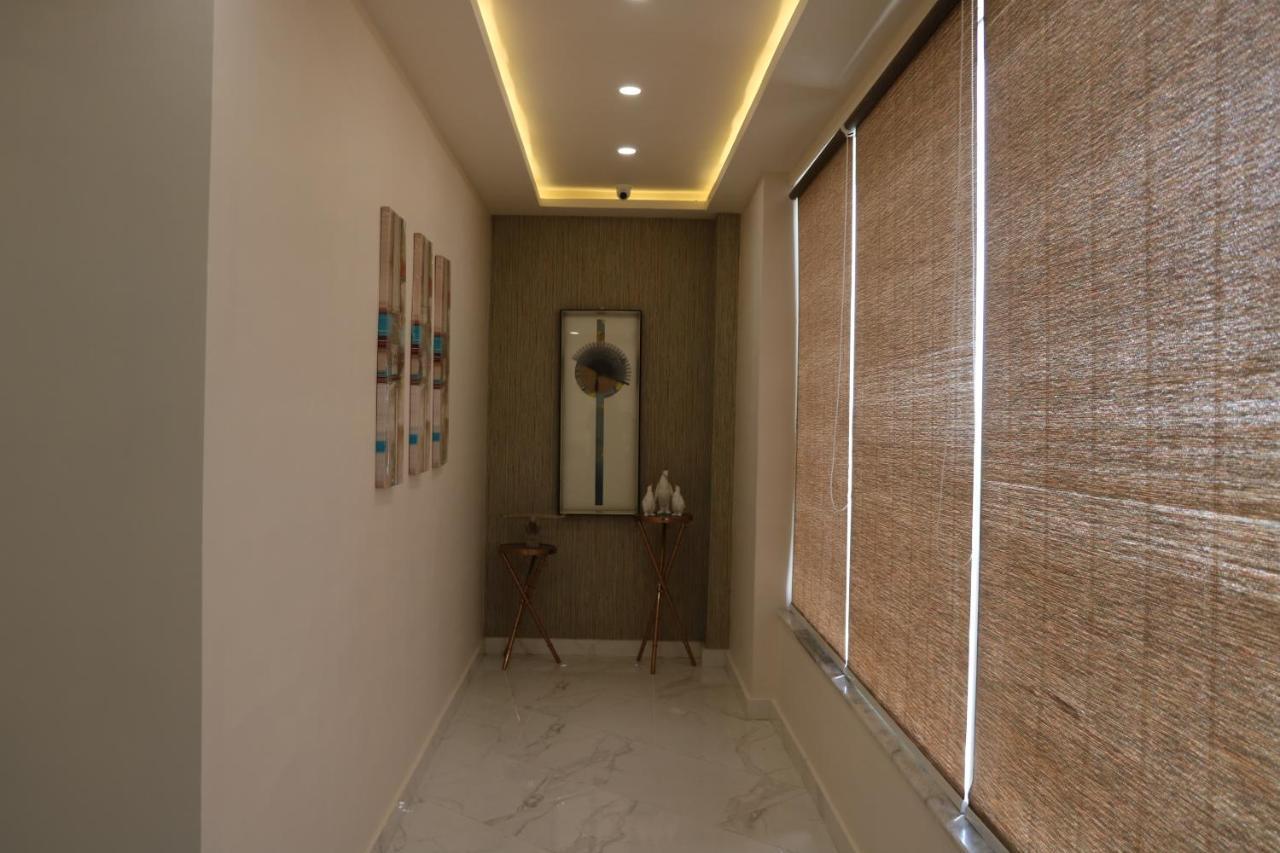 Hotel Avalon Suites Multan Exterior photo
