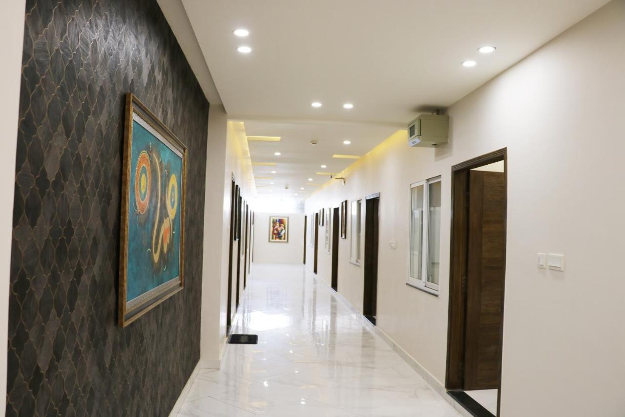Hotel Avalon Suites Multan Exterior photo