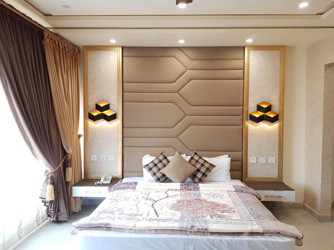 Hotel Avalon Suites Multan Exterior photo