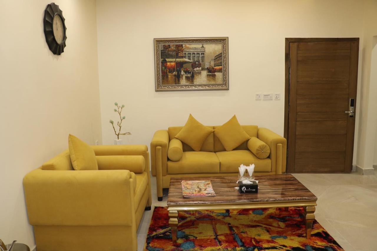Hotel Avalon Suites Multan Exterior photo