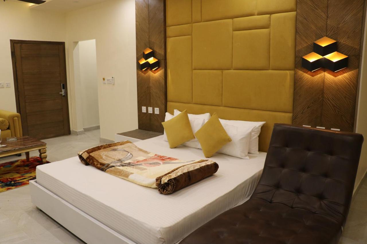 Hotel Avalon Suites Multan Exterior photo