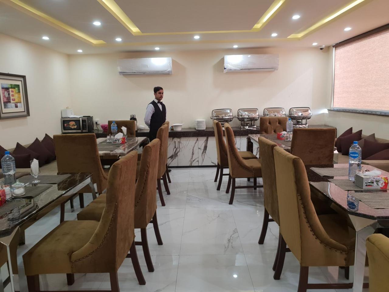 Hotel Avalon Suites Multan Exterior photo